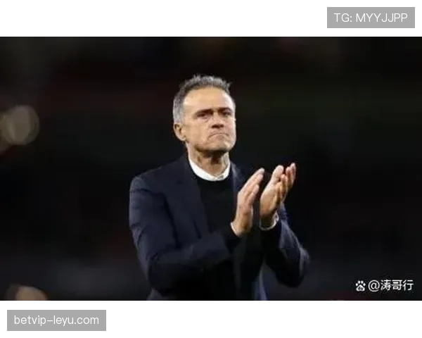 穆里尼奥战术革新再掀足坛热潮，球队焕然一新引广泛关注