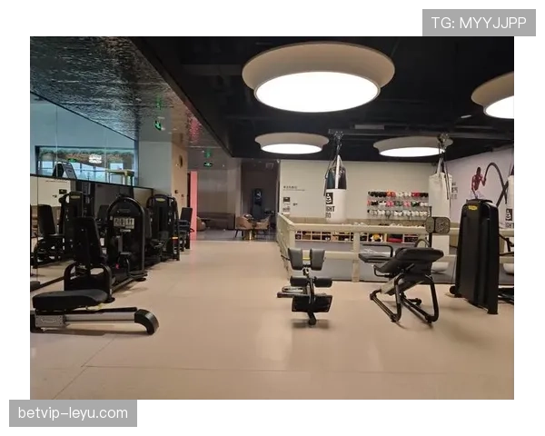 赵睿这训练强度，凌晨四点健身房打卡是认真的？